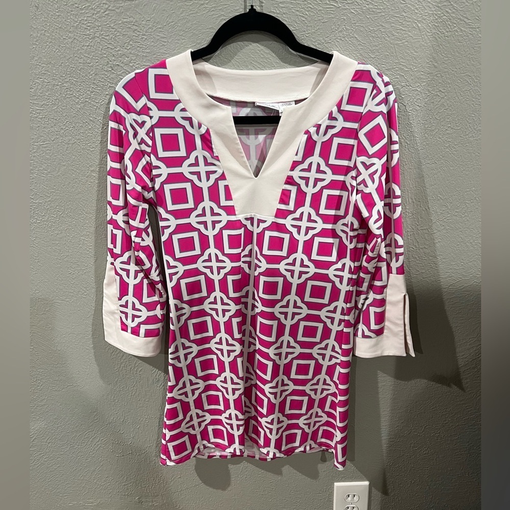 All For Color Pink and White Long Sleeve Geometric Print Tunic Top
